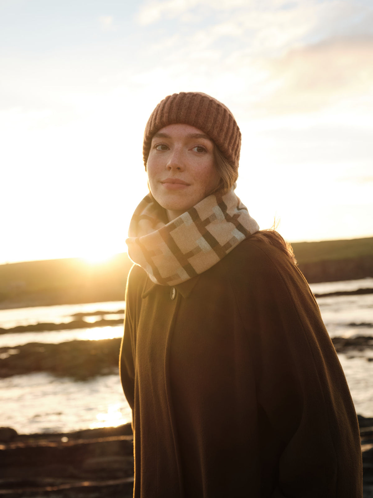 Circle Scarf "Basket" - Barley, Hazelnut, Nettle