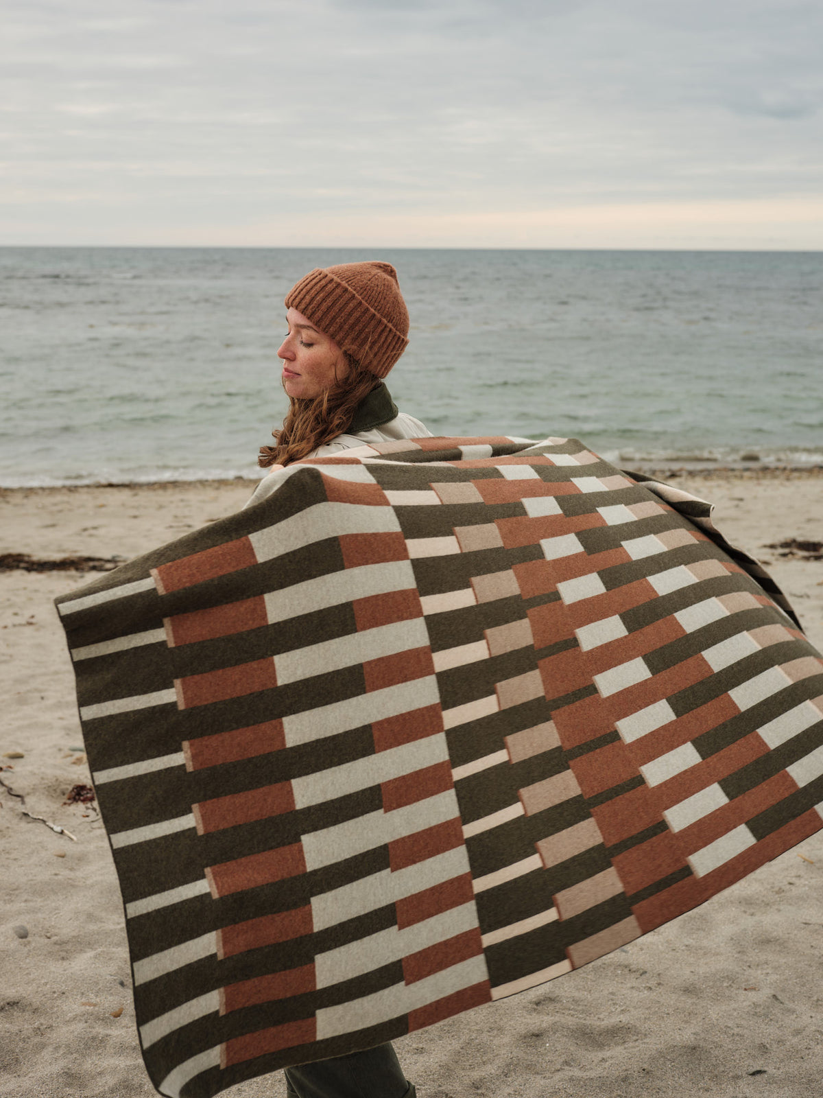 Blanket "Harbour" - Nettle, Hazelnut, Wren